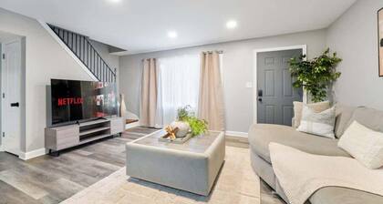 Modern 4BR Retreat Near MDW | LCP Collection