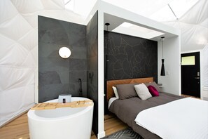 1 habitación, tabla de planchar con plancha, wifi y ropa de cama 