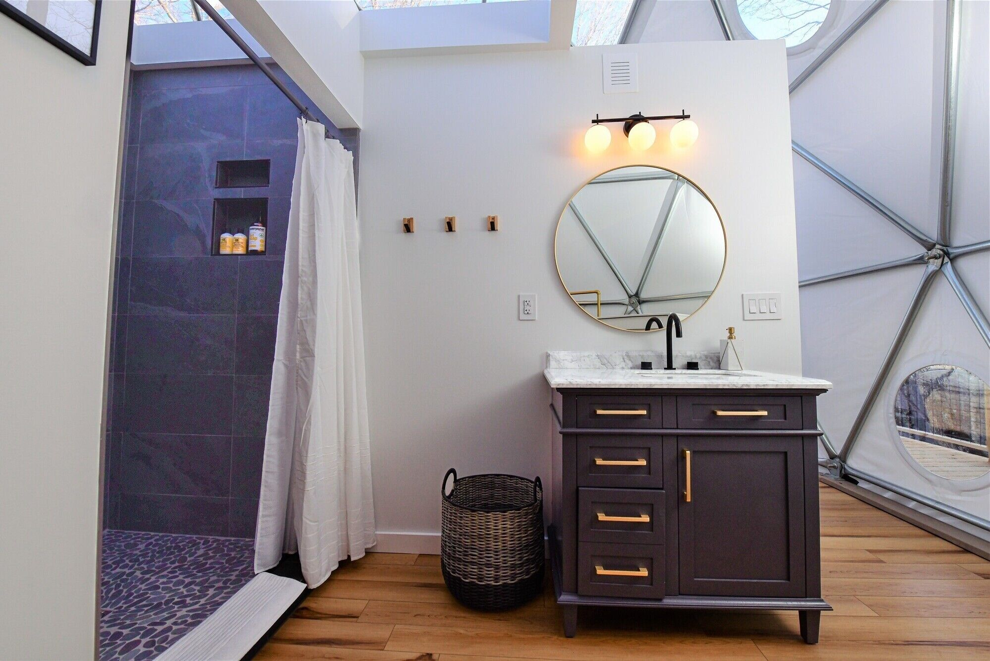 Bathtub, hair dryer, towels