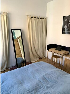 2 habitaciones, tabla de planchar con plancha, wifi y ropa de cama 
