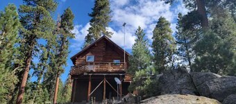 SplitRock Cabin, Ponderosa California. A Log Cabin Paradise!