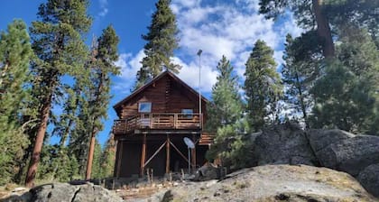 SplitRock Cabin, Ponderosa California. A Log Cabin Paradise!