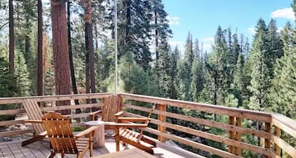 SplitRock Cabin, Ponderosa California. A Log Cabin Paradise!