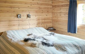 5 bedrooms, travel crib, free WiFi