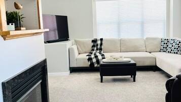 Smart TV, fireplace