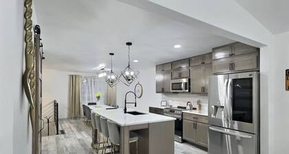 Loveland Oasis w/ Indoor Heated Pool & Game Room