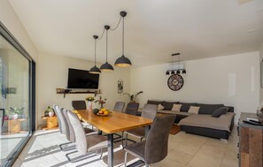 Dining - Nice home in Grizane-Belgrad (Grizane-Belgrad)