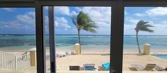 Ocean/Beachfront - stunning views! Seabreeze Villas