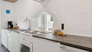 KylskÄp, diskmaskin och kaffe- och tebryggare