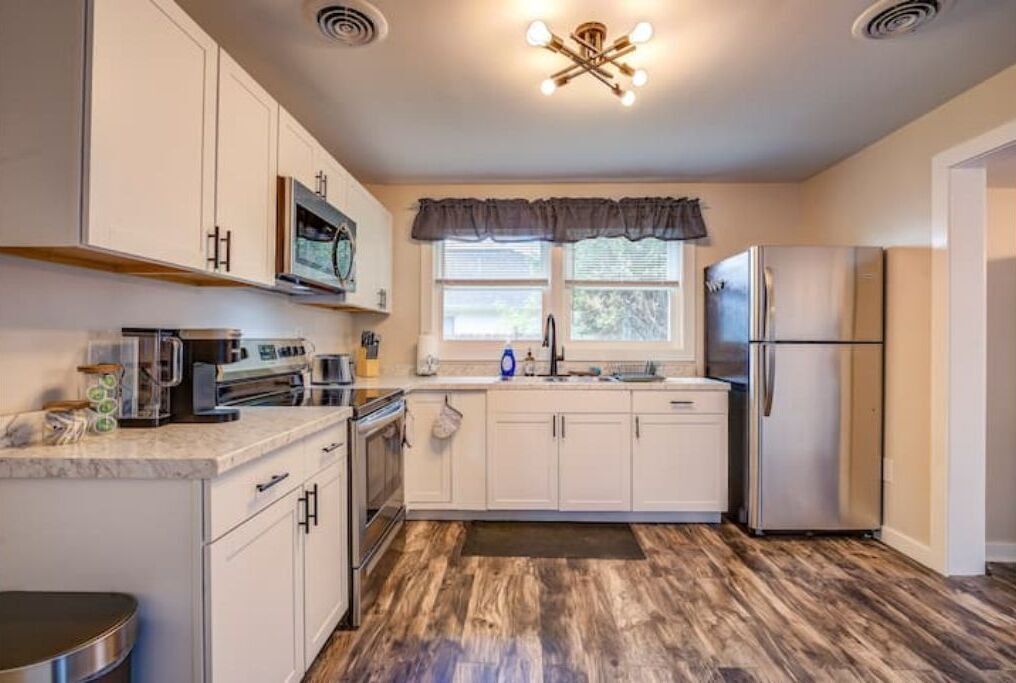 冰箱、微波炉、烤箱、炉灶