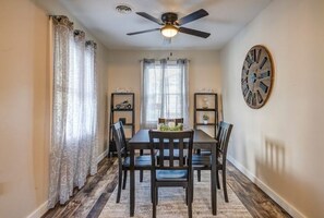 Dining - Sevier Cottage (Kingsport)