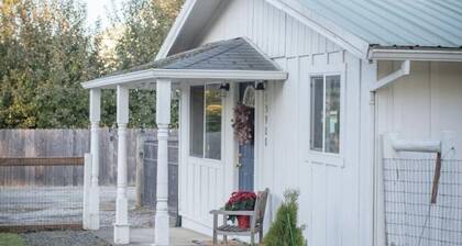 Cozy Cottage at Dragonfly Horse Ranch