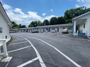 Exterior - Dixie Plaza hotel (Tazewell)