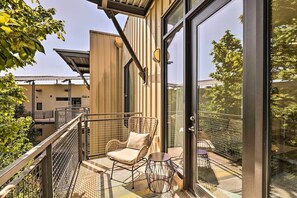 Property grounds - Modern Condo in Trendy SoLa with Balcony (Austin)