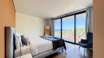 3 bedrooms, iron/ironing board, travel cot, WiFi