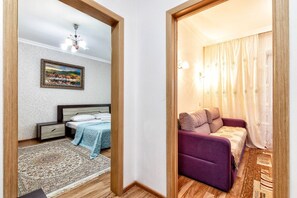 1 bedroom, iron/ironing board, free WiFi, bed sheets - ONLY SUN апартаменты с кухней в центре (Astana)