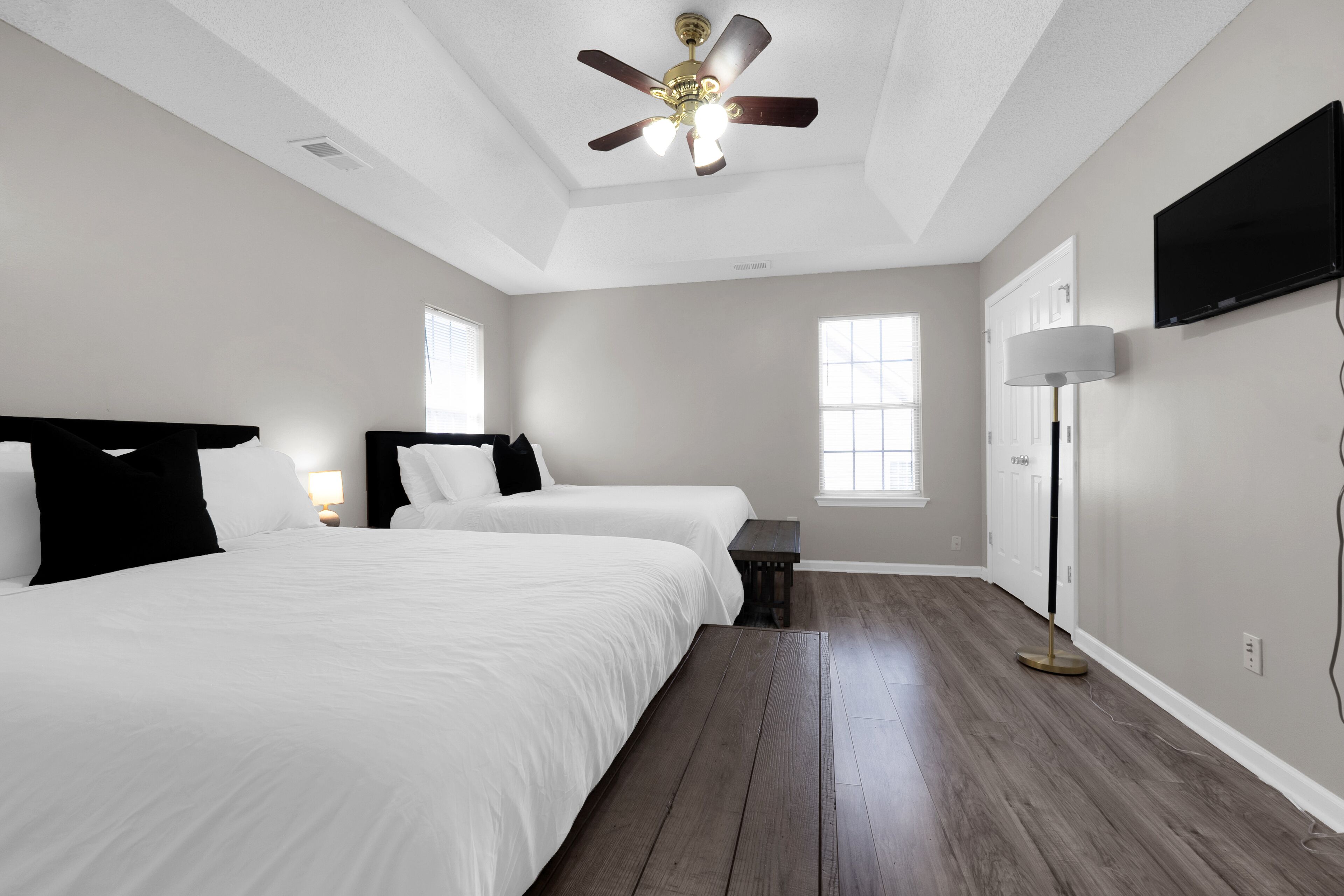 6 bedrooms, WiFi, bed sheets