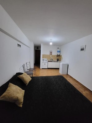 City Apartment, 1 Double Bed | 1 bedroom, free WiFi