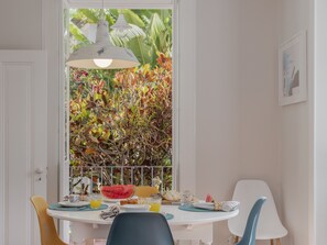 Dining - With secret garden and pool - Villa Quebra Costas (Funchal)