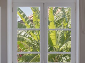Interior - With secret garden and pool - Villa Quebra Costas (Funchal)