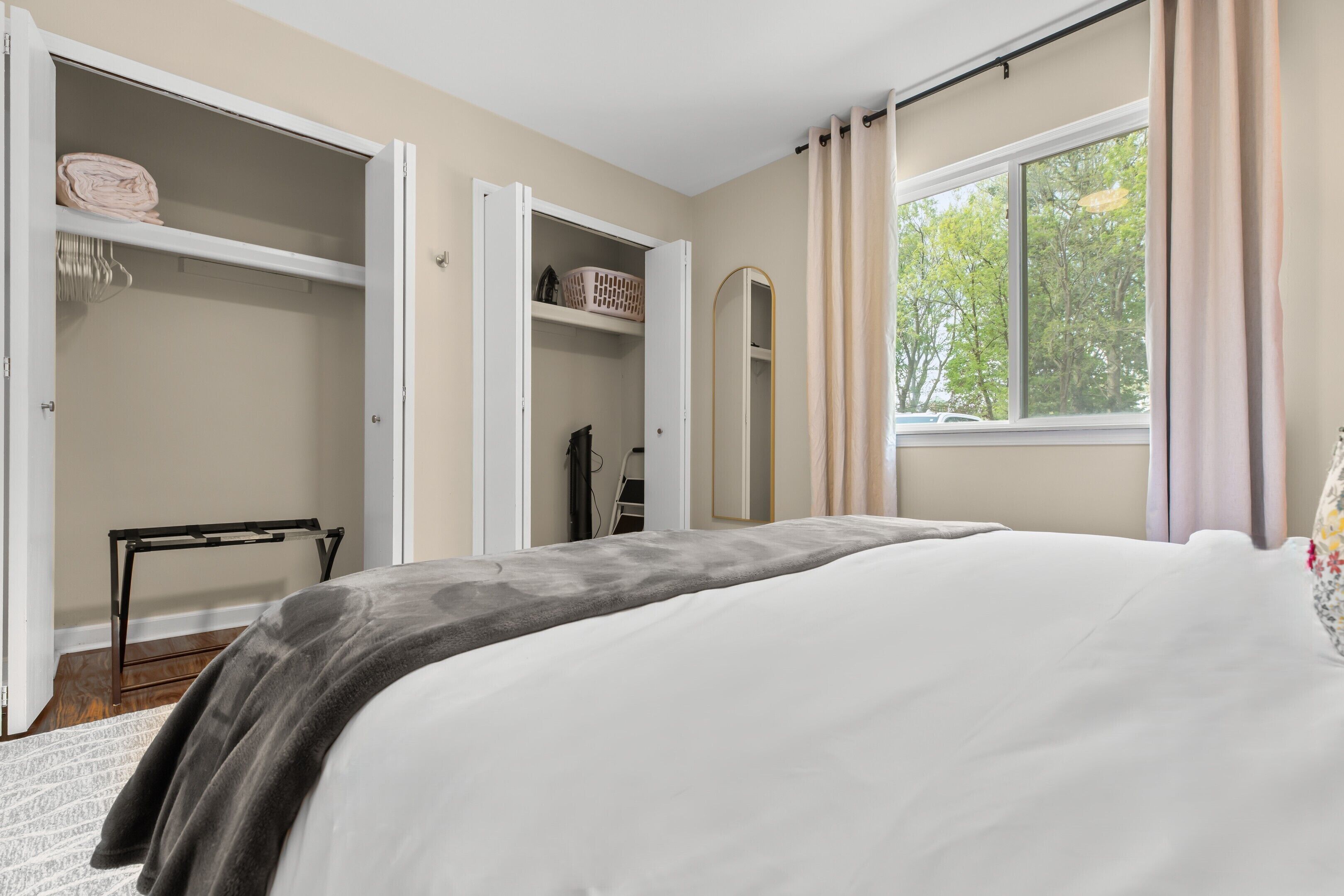 1 室のベッドルーム、アイロン / アイロン台、WiFi (無料)、ベッドシーツ