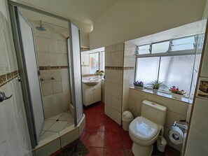 Håndklær, såpe og toalettpapir