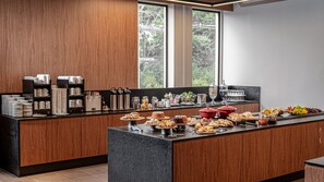 Petit déjeuner buffet compris tous les jours