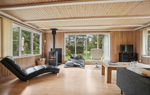 Nice home in Thyholm with WiFi