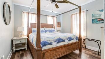 3 bedrooms, in-room safe, desk, iron/ironing board