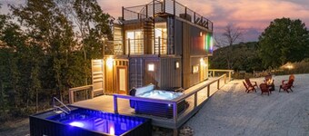 Luxury Lake Retreat|Heated Pool Now Open & Hot Tub