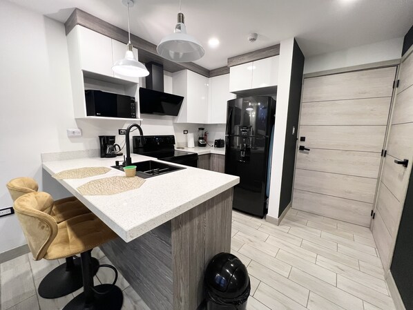 Fridge, microwave, oven, stovetop