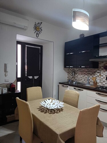 Cozy apartment with terrace, 600 meters from the airport.