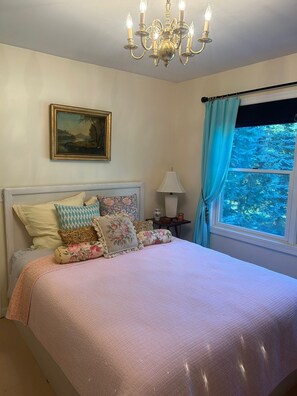 4 slaapkamers, een bureau, een strijkplank/strijkijzer, wifi