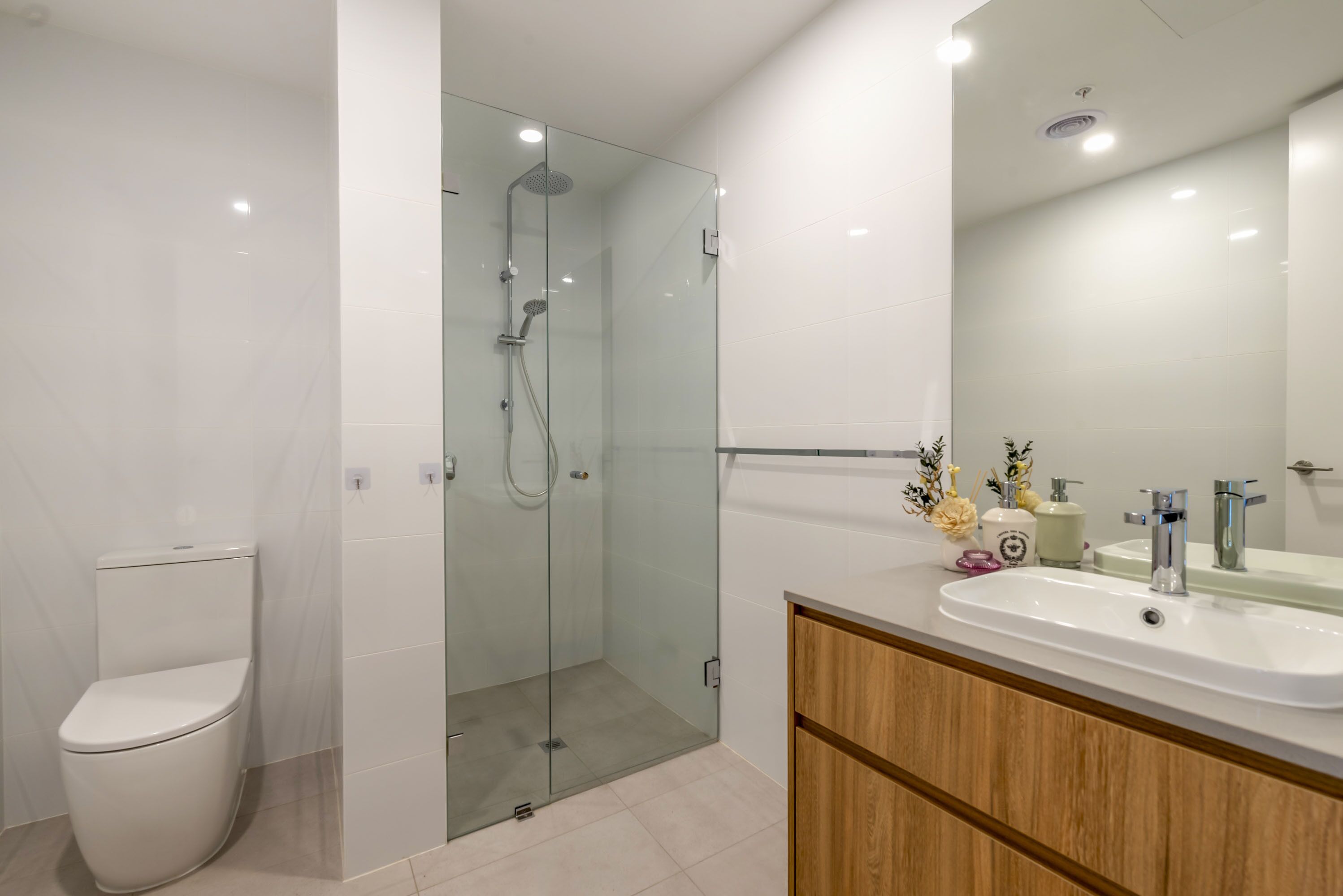 Umweltfreundliche Kosmetikartikel, Haartrockner, Handtücher, Seife