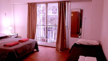 Basic Triple Room | Free WiFi, bed sheets