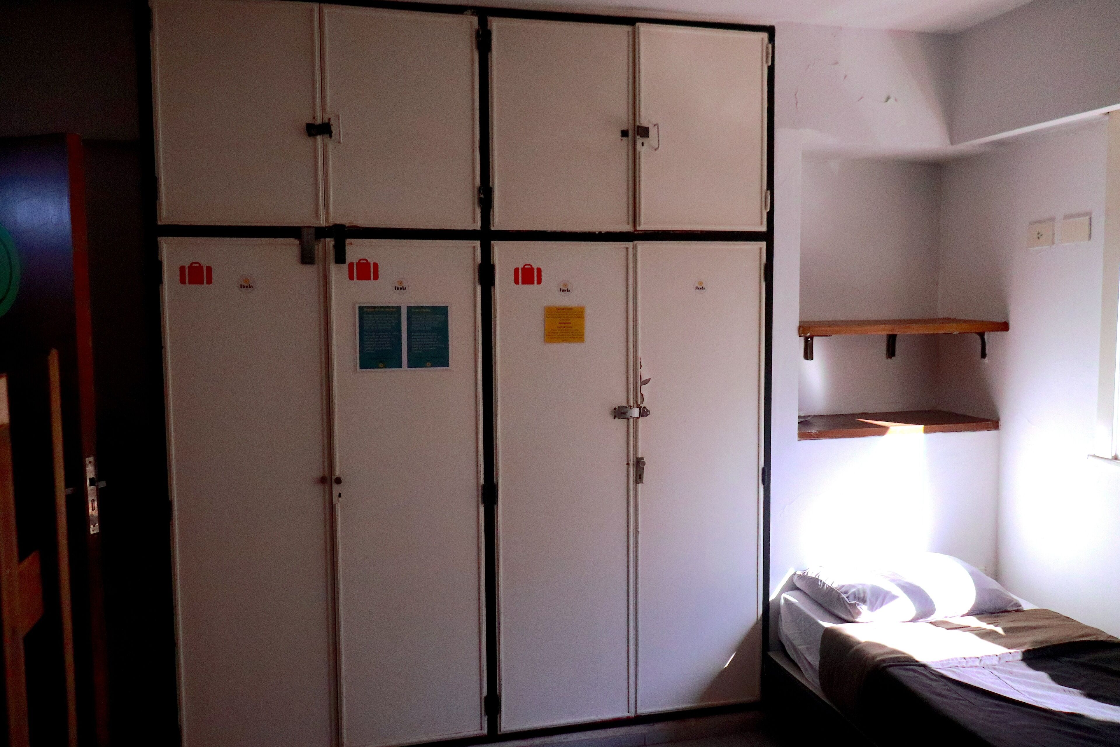 basic quadruple room | free wifi, bed sheets