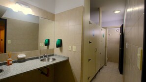 ไดร์เป่าผม, โถสุขภัณฑ์แบบบิเดท์