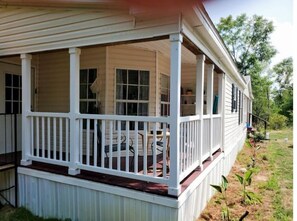 Terrace/patio - Remodeled lakefront home with lake access. (Vernon)
