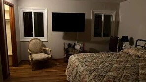 4 bedrooms, free WiFi, bed sheets