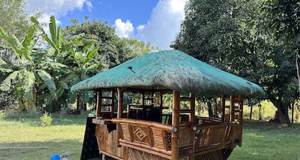 Farm Stay Along River. 15 mins away from the Beach with Fiber Optic, Netflix