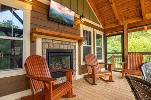 Property grounds - Brandon`s Mountain Retreat (Gatlinburg)