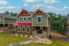 Exterior - Almost Heaven (Gatlinburg)