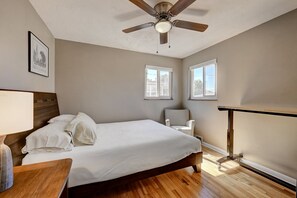 2 Schlafzimmer, Schreibtisch, Bügeleisen/Bügelbrett, kostenloses WLAN