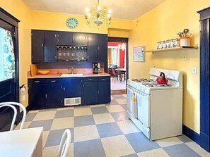 Fridge, microwave, oven, stovetop - Private Entire Apartment near Beloit College (Beloit)