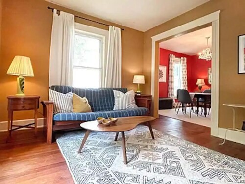 Private Entire Apartment near Beloit College