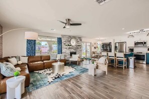 TV, fireplace, stereo, offices