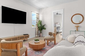 4 bedrooms, desk, iron/ironing board, travel crib