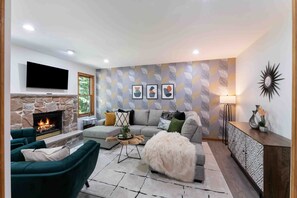 تلفزيون، مدفأة، ألعاب فيديو، كُت�ُب