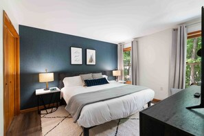 5 عدّة غرف نوم ومكتب ومكواة/لوح كي وسرير سفر