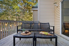 Terrace/patio - 5BR|Private Lake|Pools|Hot Tub|Near Camelback (East Stroudsburg)
